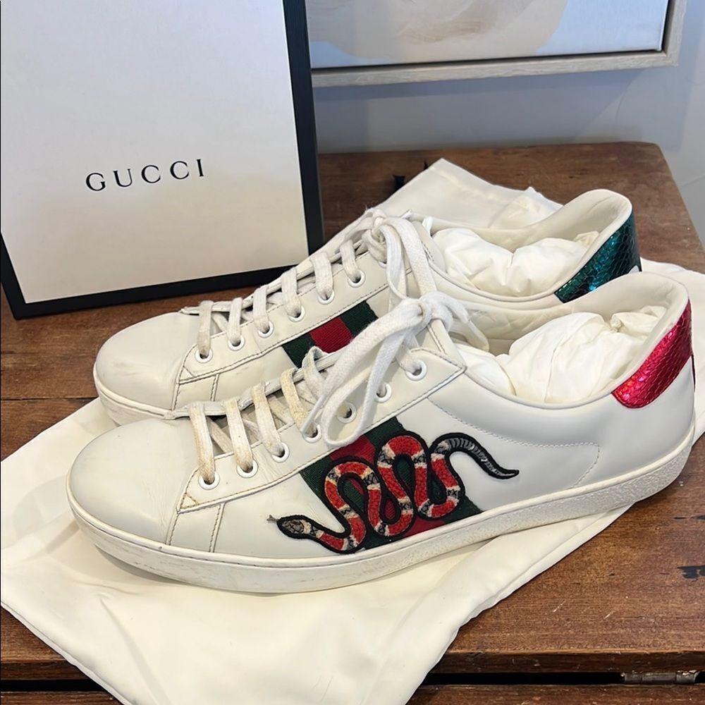 Gucci White Sneakers with Red and Green Snake Design - Picture 4 of 10